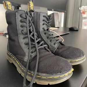 Dr Martens !!! youth boot